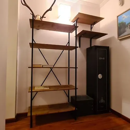 Preciosa Casa Con Jardín En *