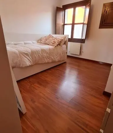 Preciosa Casa Con Jardin En *