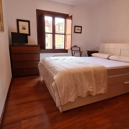 Preciosa Casa Con Jardin En Hébergement de vacances Nueva De Llanes